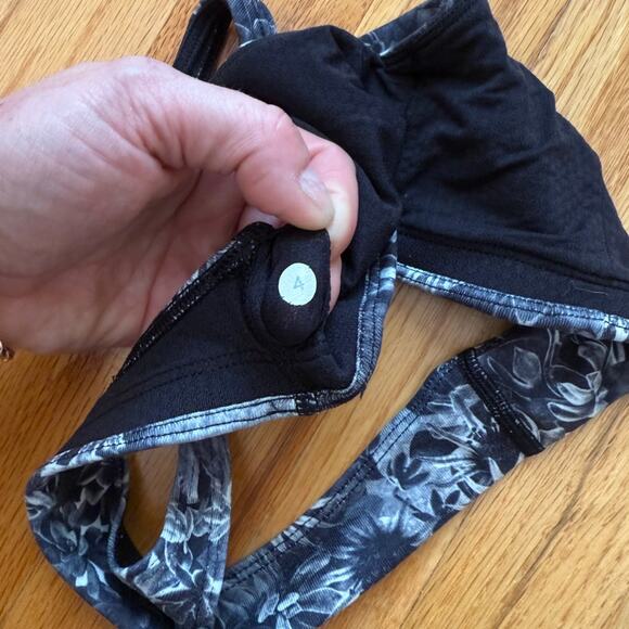 Lululemon Arise Bra Flowabunga Black Angel Wing size 4 - Picture 9 of 9